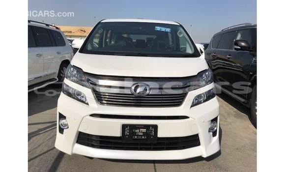 Buy Import Toyota Vellfire White Car in Import - Dubai in Central Buy Import Toyota Vellfire White Car in Import - Dubai in Central