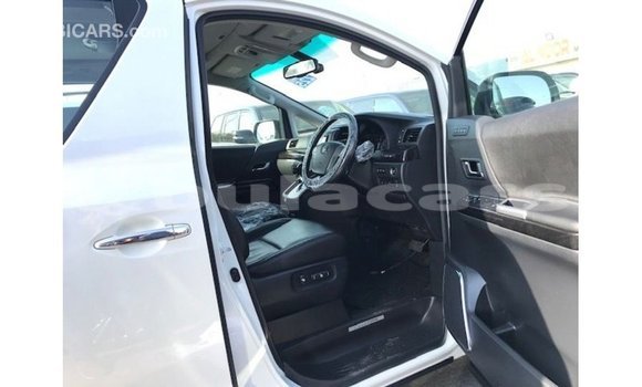 Buy Import Toyota Vellfire White Car in Import - Dubai in Central Buy Import Toyota Vellfire White Car in Import - Dubai in Central