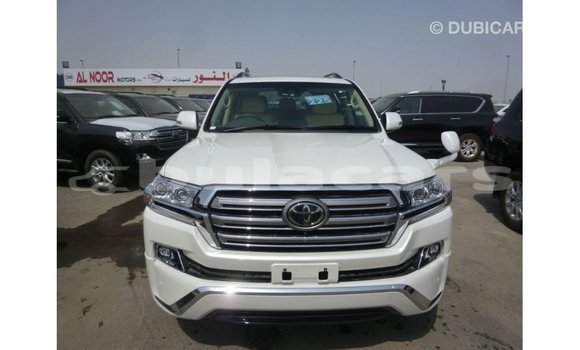 Buy Import Toyota Land Cruiser White Car in Import - Dubai in Central Buy Import Toyota Land Cruiser White Car in Import - Dubai in Central