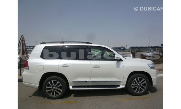 Buy Import Toyota Land Cruiser White Car in Import - Dubai in Central Buy Import Toyota Land Cruiser White Car in Import - Dubai in Central