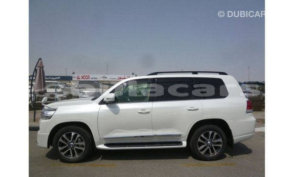 Buy Import Toyota Land Cruiser White Car in Import - Dubai in Central Buy Import Toyota Land Cruiser White Car in Import - Dubai in Central