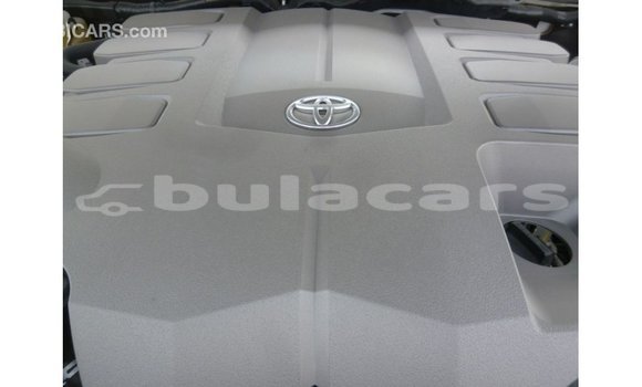 Buy Import Toyota Land Cruiser White Car in Import - Dubai in Central Buy Import Toyota Land Cruiser White Car in Import - Dubai in Central