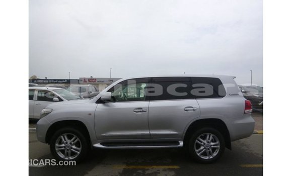 Buy Import Toyota Land Cruiser Grey Car in Import - Dubai in Central Buy Import Toyota Land Cruiser Grey Car in Import - Dubai in Central