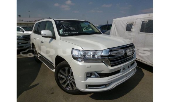 Buy Import Toyota Land Cruiser White Car in Import - Dubai in Central Buy Import Toyota Land Cruiser White Car in Import - Dubai in Central