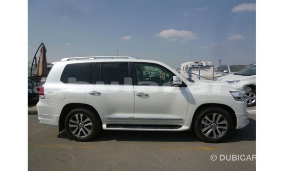 Buy Import Toyota Land Cruiser White Car in Import - Dubai in Central Buy Import Toyota Land Cruiser White Car in Import - Dubai in Central