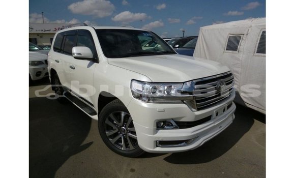 Acheter Import Voiture Toyota Land Cruiser Blanc à Import - Dubai, Central Acheter Import Voiture Toyota Land Cruiser Blanc à Import - Dubai, Central