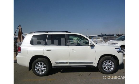Buy Import Toyota Land Cruiser White Car in Import - Dubai in Central Buy Import Toyota Land Cruiser White Car in Import - Dubai in Central