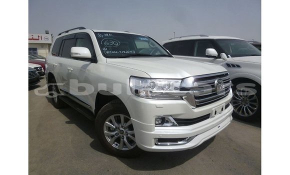 Buy Import Toyota Land Cruiser White Car in Import - Dubai in Central Buy Import Toyota Land Cruiser White Car in Import - Dubai in Central