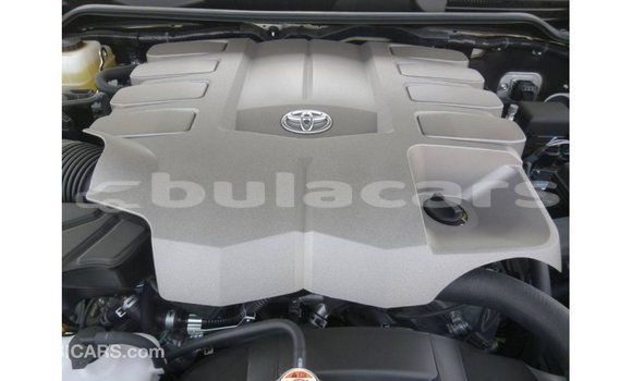 Buy Import Toyota Land Cruiser White Car in Import - Dubai in Central Buy Import Toyota Land Cruiser White Car in Import - Dubai in Central