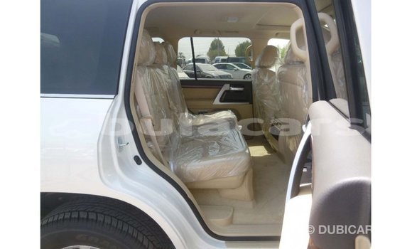 Buy Import Toyota Land Cruiser White Car in Import - Dubai in Central Buy Import Toyota Land Cruiser White Car in Import - Dubai in Central