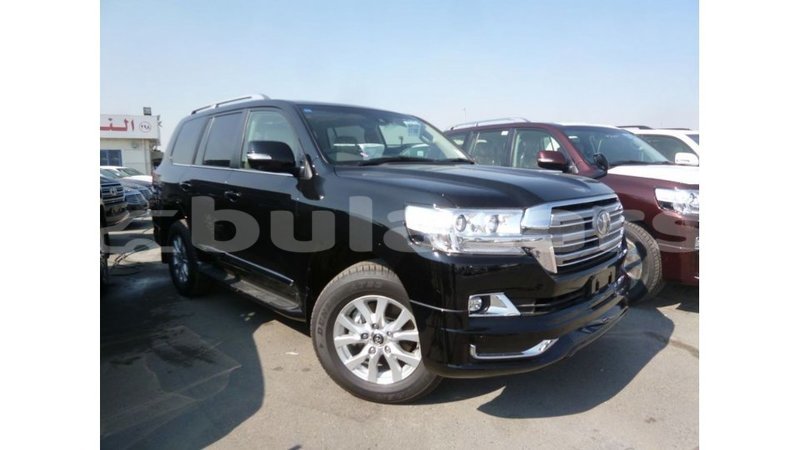 Big with watermark toyota land cruiser central import dubai 6274