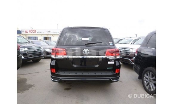Acheter Import Voiture Toyota Land Cruiser Noir à Import - Dubai, Central Acheter Import Voiture Toyota Land Cruiser Noir à Import - Dubai, Central