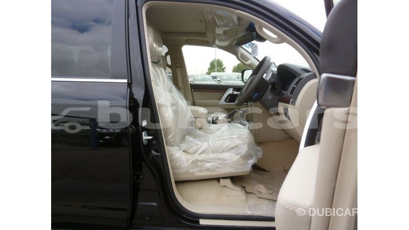Big with watermark toyota land cruiser central import dubai 6274