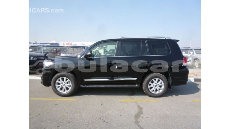 Big with watermark toyota land cruiser central import dubai 6274