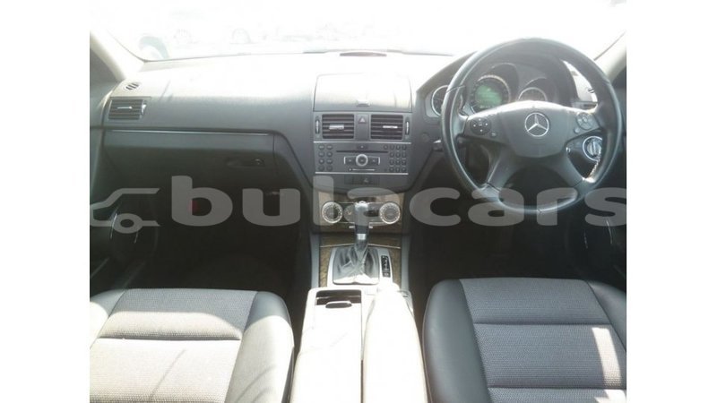 Big with watermark mercedes benz 200 central import dubai 6279
