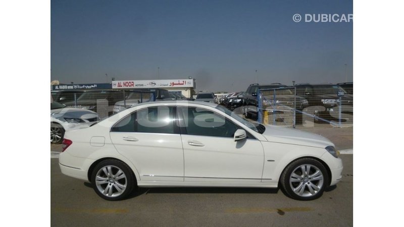 Big with watermark mercedes benz 200 central import dubai 6279