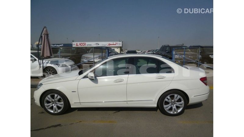 Big with watermark mercedes benz 200 central import dubai 6279