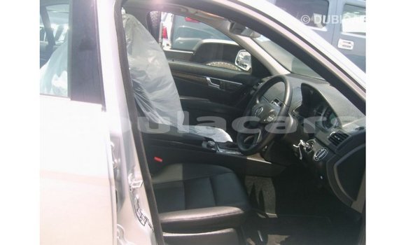 Buy Import Mercedes-Benz 190 Grey Car in Import - Dubai in Central Buy Import Mercedes-Benz 190 Grey Car in Import - Dubai in Central