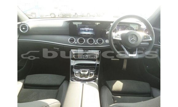 Buy Import Mercedes-Benz 190 Black Car in Import - Dubai in Central Buy Import Mercedes-Benz 190 Black Car in Import - Dubai in Central
