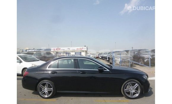 Buy Import Mercedes-Benz 190 Black Car in Import - Dubai in Central Buy Import Mercedes-Benz 190 Black Car in Import - Dubai in Central
