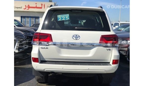 Buy Import Toyota Land Cruiser White Car in Import - Dubai in Central Buy Import Toyota Land Cruiser White Car in Import - Dubai in Central
