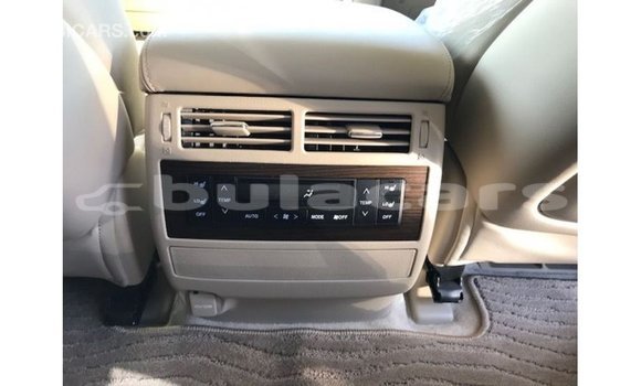 Buy Import Toyota Land Cruiser White Car in Import - Dubai in Central Buy Import Toyota Land Cruiser White Car in Import - Dubai in Central