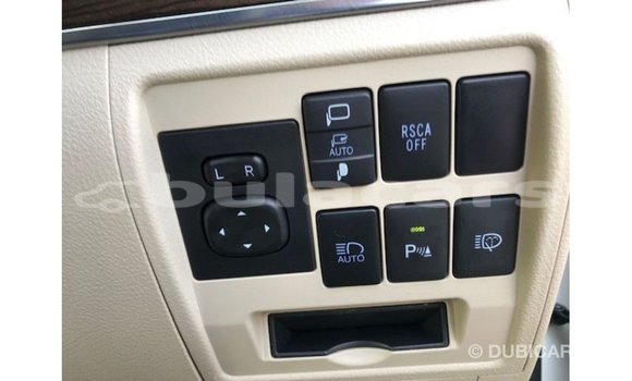 Buy Import Toyota Land Cruiser White Car in Import - Dubai in Central Buy Import Toyota Land Cruiser White Car in Import - Dubai in Central
