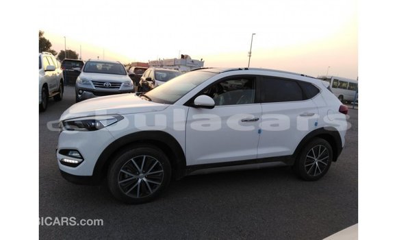 Buy Import Hyundai Tucson White Car in Import - Dubai in Central Buy Import Hyundai Tucson White Car in Import - Dubai in Central