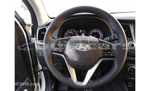 Buy Import Hyundai Tucson White Car in Import - Dubai in Central Buy Import Hyundai Tucson White Car in Import - Dubai in Central