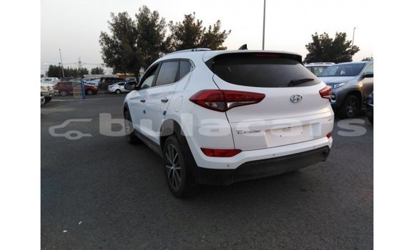 Buy Import Hyundai Tucson White Car in Import - Dubai in Central Buy Import Hyundai Tucson White Car in Import - Dubai in Central