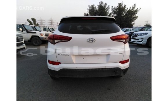 Buy Import Hyundai Tucson White Car in Import - Dubai in Central Buy Import Hyundai Tucson White Car in Import - Dubai in Central