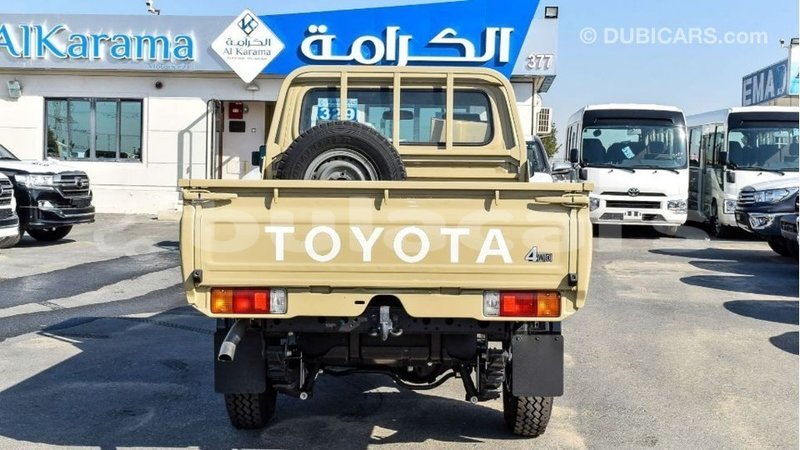 Big with watermark toyota land cruiser central import dubai 6298