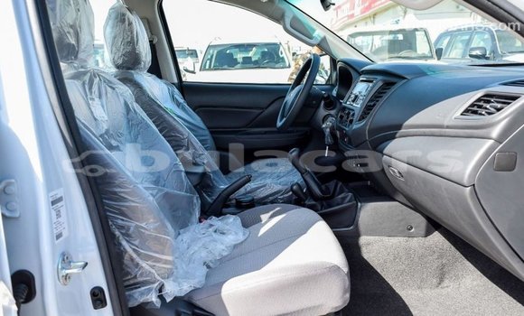 Buy Import Mitsubishi L200 White Car in Import - Dubai in Central Buy Import Mitsubishi L200 White Car in Import - Dubai in Central