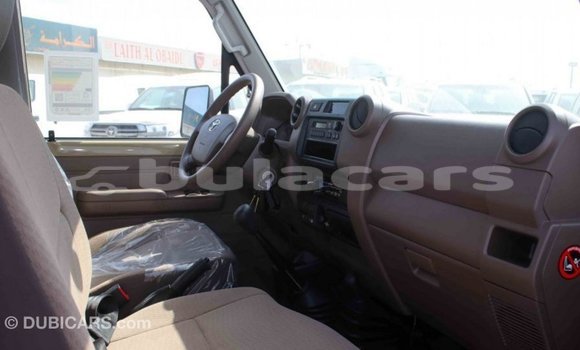 Buy Import Toyota Land Cruiser Beige Car in Import - Dubai in Central Buy Import Toyota Land Cruiser Beige Car in Import - Dubai in Central