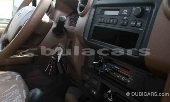 Buy Import Toyota Land Cruiser Beige Car in Import - Dubai in Central Buy Import Toyota Land Cruiser Beige Car in Import - Dubai in Central