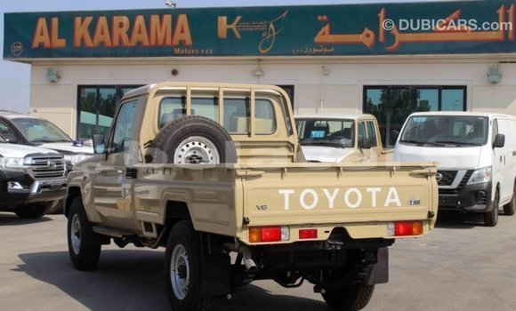 Buy Import Toyota Land Cruiser Beige Car in Import - Dubai in Central Buy Import Toyota Land Cruiser Beige Car in Import - Dubai in Central