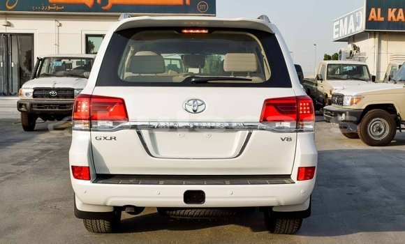 Buy Import Toyota Land Cruiser White Car in Import - Dubai in Central Buy Import Toyota Land Cruiser White Car in Import - Dubai in Central