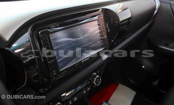 Acheter Import Voiture Toyota Hilux Gris à Import - Dubai, Central Acheter Import Voiture Toyota Hilux Gris à Import - Dubai, Central