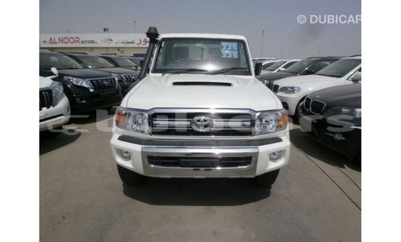 Buy Import Toyota Land Cruiser White Car in Import - Dubai in Central Buy Import Toyota Land Cruiser White Car in Import - Dubai in Central
