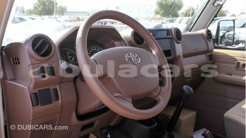 Big with watermark toyota land cruiser central import dubai 6310