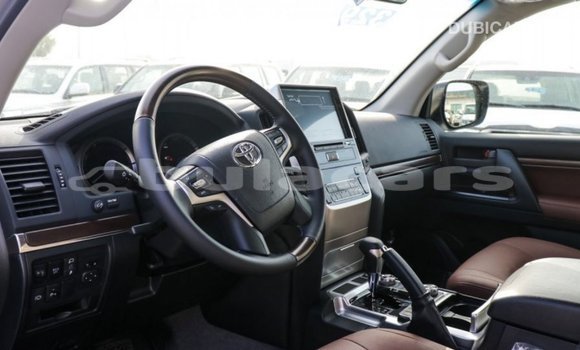 Buy Import Toyota Land Cruiser Grey Car in Import - Dubai in Central Buy Import Toyota Land Cruiser Grey Car in Import - Dubai in Central