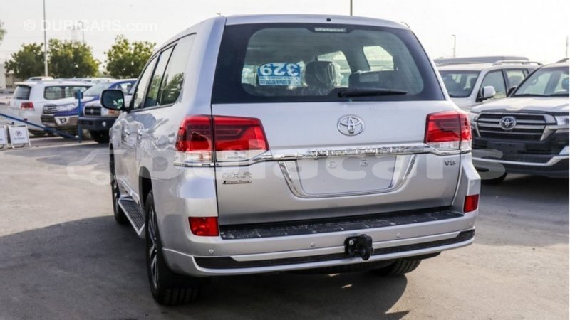 Big with watermark toyota land cruiser central import dubai 6311