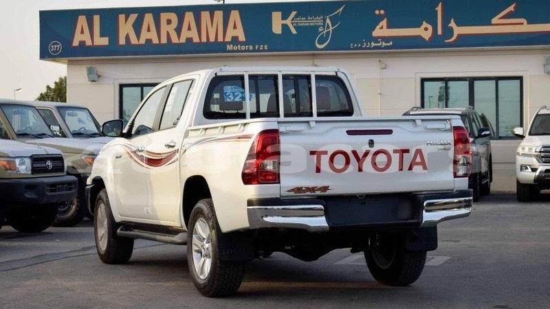 Big with watermark toyota hilux central import dubai 6313