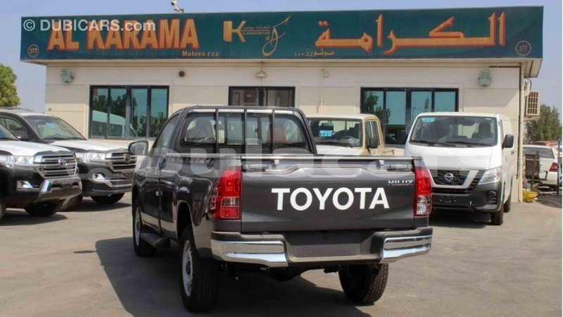 Big with watermark toyota hilux central import dubai 6314