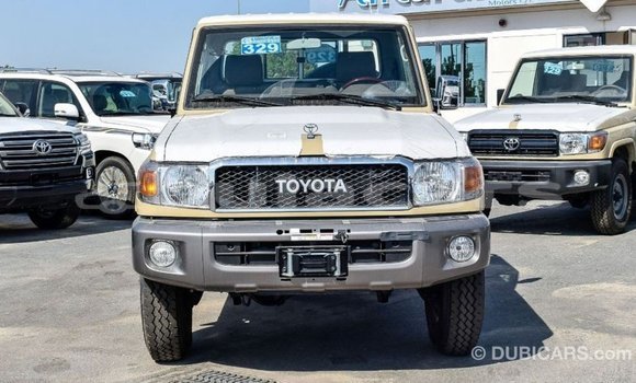 Acheter Import Voiture Toyota Land Cruiser Beige à Import - Dubai, Central Acheter Import Voiture Toyota Land Cruiser Beige à Import - Dubai, Central