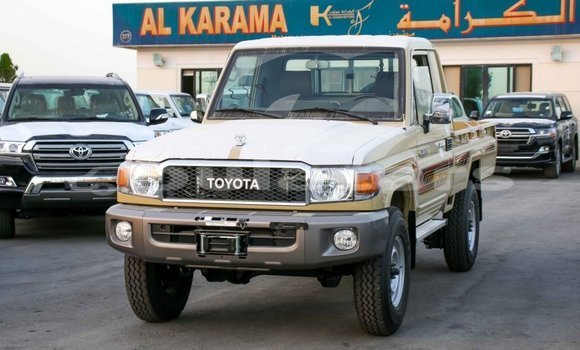 Buy Import Toyota Land Cruiser Beige Car in Import - Dubai in Central Buy Import Toyota Land Cruiser Beige Car in Import - Dubai in Central