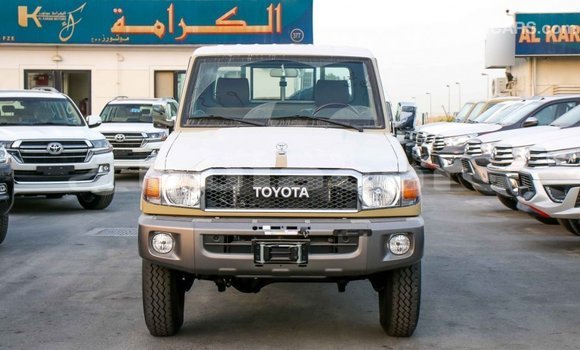 Buy Import Toyota Land Cruiser Beige Car in Import - Dubai in Central Buy Import Toyota Land Cruiser Beige Car in Import - Dubai in Central