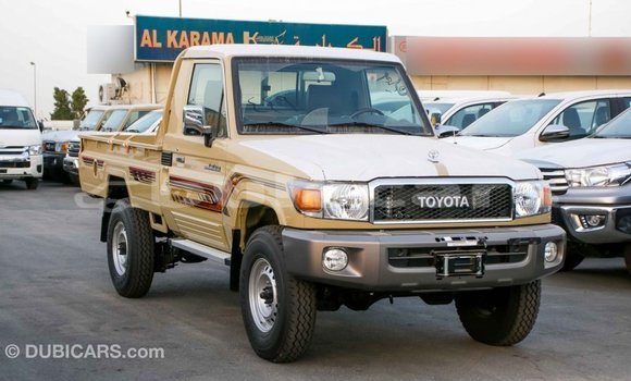 Buy Import Toyota Land Cruiser Beige Car in Import - Dubai in Central Buy Import Toyota Land Cruiser Beige Car in Import - Dubai in Central