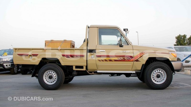 Big with watermark toyota land cruiser central import dubai 6323
