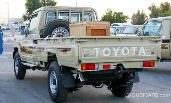 Buy Import Toyota Land Cruiser Beige Car in Import - Dubai in Central Buy Import Toyota Land Cruiser Beige Car in Import - Dubai in Central